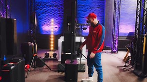 🔥Nowość w naszej ofercie🔥 LINK DO PRODUKTU: 🤩🎉 https://www.musicexpress.pl/v-tone-asx-one-zestaw-naglosnieniowy-aktywny-800w-rms-bluetooth-dsp.html Przedstawiamy V-TONE ASX ONE – aktywny zestaw nagłośnieniowy, który idealnie sprawdzi się w rękach DJ-ów, firm eventowych i właścicieli małych klubów 🎧. Zapewnia dobrą, wyważoną jakość dźwięku, idealną do różnorodnych zastosowań. ✨ Co wyróżnia ASX ONE? 🔊 800W RMS (1600W szczytowej mocy) – wystarczająco na każdą imprezę 🔊 Głośnik niskotonowy 12