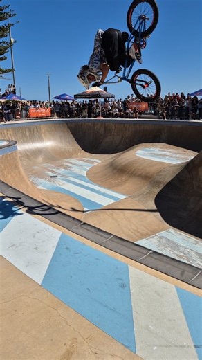 @samual.grace wins the 2025 Groundswell BMX Bowl Battle The energy and hype from the competition in Australia’s biggest bowl right on the beach was electric. Sam made it look easy with big lines and big tricks. A massive thanks to our supporters @groundswellfest @vansaustralia @localbmxshop @sneaky_wholefoods @colonybmxbrand @backbonebmx who helped make the event so rad. Planning for Groundswell BMX Bowl Battle 2026 has already begun, don't miss it. . #FreestyleNow #actionsports #bmx #rollingout