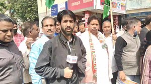 33K views · 321 shares | Ab Lge ga Pura 100 petrol Aur Diesel pe ? Gas cylinder ki Kimat kie wajh se gareeb ko nhi mil rha hai Khana ? Congress Ka protest central government ke khelf | Daily Taskeen | Facebook