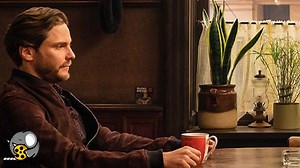 فیلم همسایه با زیرنویس فارسی Next Door 2021
