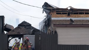 Wind escalates 'fully involved' fire at Springfield bar; fire crews on the scene