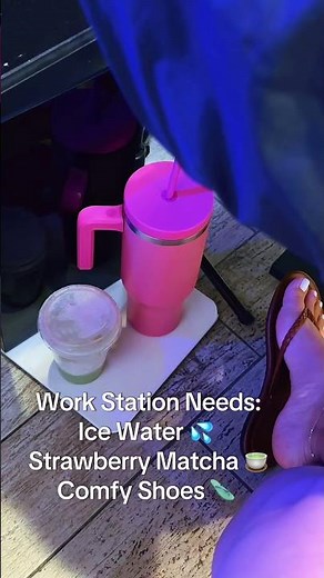 Take a peek under my desk, what do you notice first? #barefoot #feet #pedicure #foot #whitetoes