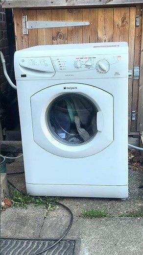 Hotpoint aquarius WF541 washing machine || Non colourfast 40° wash action