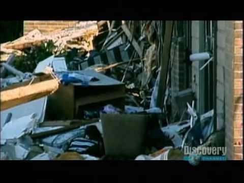 Perfect Disaster - Super Tornado [1/4] 480p