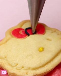 Have you heard of Melon Pan? It’s a Japanese sweet bread covered in a crispy cookie crust! Learn how to make these delicious treats with Hello Kitty, Pompompurin and Cinnamoroll on the #HelloKittyandFriends YouTube channel! Watch now: https://bit.ly/3WkXl5M | Hello Kitty