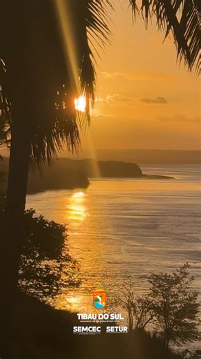 Prefeitura de Tibau do Sul on Instagram: "O Pôr do Sábado – Lagoa de Guaraíras foi mais do que um evento: foi um encontro de música, paisagem e boas energias em um dos cenários mais encantadores de Tibau do Sul. 🌅🎶 A Escadaria do Porto se transformou em palco para os shows de Lucas Solaris e Érico França, que embalaram o fim de tarde com talento, sensibilidade e muita conexão com o público. Moradores, visitantes e turistas viveram juntos uma tarde especial, marcada por cultura, convivência e v
