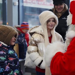 A week to go now until we get festive with Stagecoach! 🎁 Join us at Exeter bus station once again on Thursday 7 December for a fun-filled free afternoon of Christmas carols, festive treats, chances to #win and more. We’re there from 3 till 5 pm 👋 https://buff.ly/41gpFcd | Radio Exe