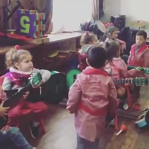 285K views · 10K reactions | TE INVITAMOS A FIRMAR PARA GARANTIZAR EL DERECHO A LA EDUCACIÓN MUSICAL Y ARTÍSTICA EN LA NUEVA CONSTITUCIÓN!!! Por nuestros niños y niñas!!! Conoce la iniciativa y apoya con el número de serie de tu carnet o clave única en el siguiente link: https://plataforma.chileconvencion.cl/m/iniciativa_popular/detalle?id=47446 | Illapu (Página Oficial) | Facebook