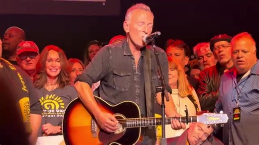 Thunder Road - live at Light of Day festival last night 📹: Marty Jablow #brucespringsteen #springsteen #redbank #newjersey #music