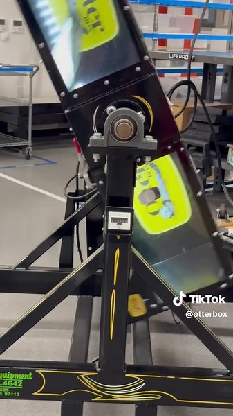 ⚠️ Volume warning ⚠️ Live footage of OtterBox testing straight from our lab. #OtterBoxIt #OtterBox #phonecase #asmr #pitlab