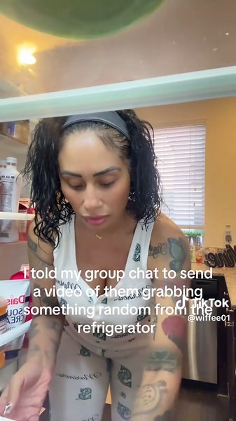 So random 😂😂 #groupchat #fyp #friendship #funny #justforlaughs #refrigeratorchallenge