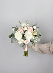 Altrosa Brautstrauß, rosa Boho-Hochzeitsstrauß, rustikaler Blumenstrauß, Design in Rose, Ranunkel, Pfingstrose und Schleierkraut - Etsy.de