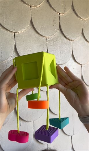 Meet the travel sorter parents dream of. 流✨ Our “OOMBEE CUBE” is a...