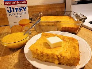Jiffy Cornbread with Creamed Corn 🍞🌽|🌽👨‍🍳 Super Moist 1 Box Recipe with Sour Cream 😊👍