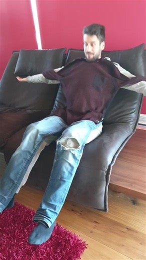 Quick change. #what #howisthatpossible #boom #changingclothes #veryquick #whaaat #borrreedd