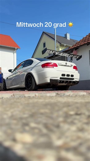 Cold Start of a BMW M3 in 20 Degrees Weather