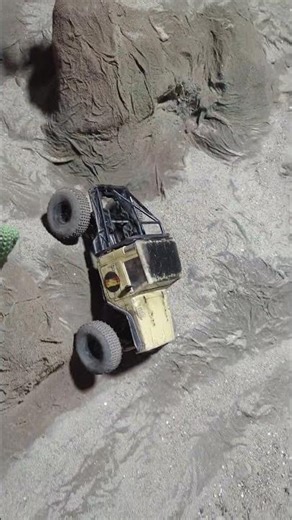 Escape32 ESC test Custom SCX24 at TURBO HOBBY indoor crawler track (Biggest indoor track in Québec)