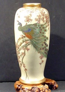 1.2K views · 113 shares | Antique Japanese Satsuma Vase Satsuma is a Japanese pottery with a distinctive creamy beige crackled glaze,during the Meiji Period, 1868-1912. | Style & pose | Facebook