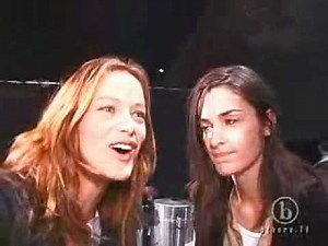 Model Minute - Carolyn Murphy & Amanda Moore