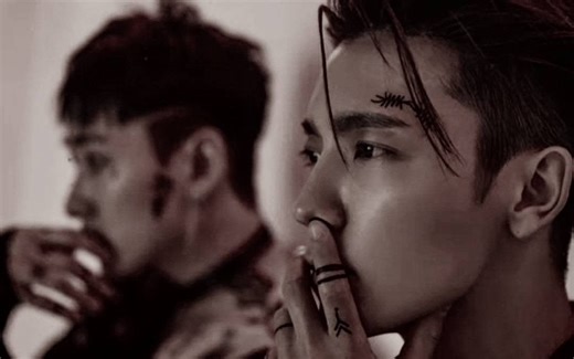 【Super Junior D&E】李赫海 - Dreamer MV 你越过漫漫人群 成为我所有问题的答案 而我学会和你以相同的频率呼吸 成为固定同行人