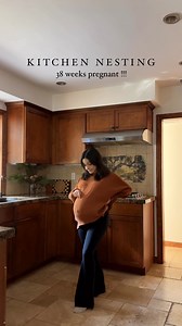 Fresh juice, fast cleanup. 🍏 The Easy Sweep™ tool cuts strainer cleaning time in half. https://bit.ly/3X0Nsf8 Video by: @ariellevey | Hamilton Beach