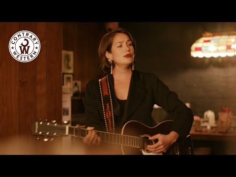 Lola Kirke on Creative Chaos, ‘Trailblazer,’ & Finding Herself in Country Music | CONTRARY WESTERN