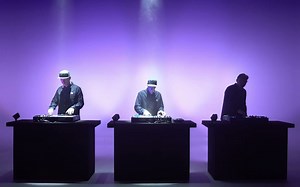 RANE + SoundSwitch Control One - 看看DJ专用灯光控制器能为演出带来什么变化