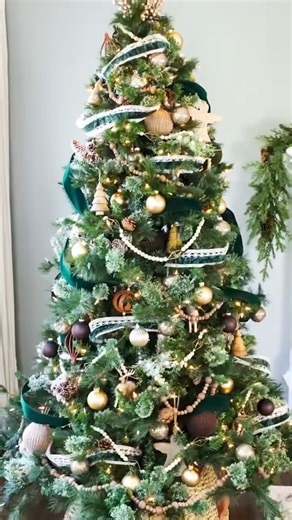 94K views · 430 reactions | Thought I would share my Christmas tree ribbon tips and tricks! #reels #christmasdecor #christmastree #diyhomedecor #christmashome #christmashacks | Liz Fenwick DIY | Facebook