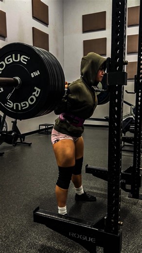 Chloe Shull | Online Health & Fitness Coach | HAVE YOU EVER FELT DIFFERENT WHILE LIFTING ON YOUR PERIOD? When your period starts, your hormone levels (estrogen + progesterone) drop... | Instagram