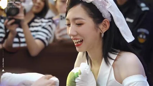 环游遍整个星系，找不到比你更亮的星星.@孟美岐