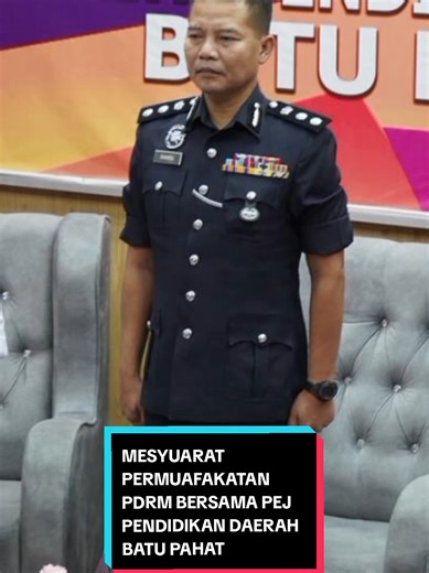 𝗠𝗘𝗦𝗬𝗨𝗔𝗥𝗔𝗧 𝗣𝗘𝗥𝗠𝗨𝗔𝗙𝗔𝗞𝗔𝗧𝗔𝗡 𝗣𝗗𝗥𝗠 𝗕𝗘𝗥𝗦𝗔𝗠𝗔 𝗣𝗘𝗝𝗔𝗕𝗔𝗧 𝗣𝗘𝗡𝗗𝗜𝗗𝗜𝗞𝗔𝗡 𝗗𝗔𝗘𝗥𝗔𝗛 𝗕𝗔𝗧𝗨 𝗣𝗔𝗛𝗔𝗧 𝗣𝗘𝗥𝗜𝗡𝗚𝗞𝗔𝗧 𝗗𝗔𝗘𝗥𝗔𝗛 𝗕𝗜𝗟. 𝟬𝟭/𝟮𝟬𝟮𝟲 Batu Pahat | 17 Mac 2026 - Mesyuarat Permuafakatan antara Polis Diraja Malaysia (PDRM) dan Pejabat Pendidikan Daerah (PPD) Batu Pahat Bil. 1/2026 telah diadakan di Auditorium Aura Bitara, Pejabat Pendidikan Daerah Batu Pahat, hari ini. Mesyuarat ini dipengerusikan oleh YDH ACP Shahrulanuar Mushaddat bin Ab
