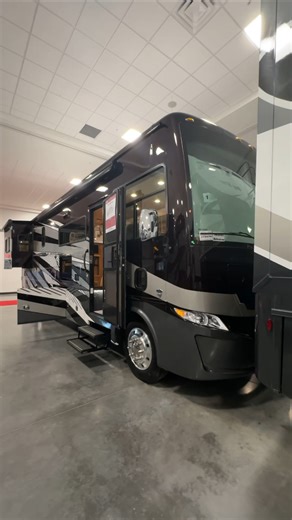 2K views · 36 reactions | The 2023 Tiffin Motorhomes Allegro 32SA features a rear private bedroom with a king bed slide that has an egress window behind it. Plus, it has a separated bathroom and toilet. ◾ Hydraulic Automatic Leveling Jacks ◾ Outdoor Entertainment ◾ Lighted Basement Storage Discover more about the Allegro: https://fal.cn/3zUgI | General RV Center | Facebook