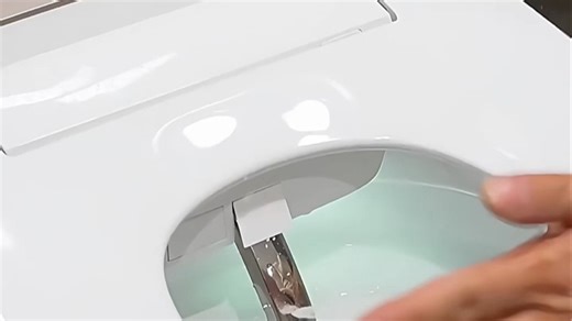 恒洁H5Pro智能马桶替代传统纸擦，温和洁净，守护肛周健康~