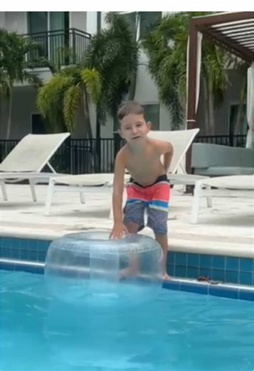 Jason and swimming 🔥🔥🔥#jason #swiming