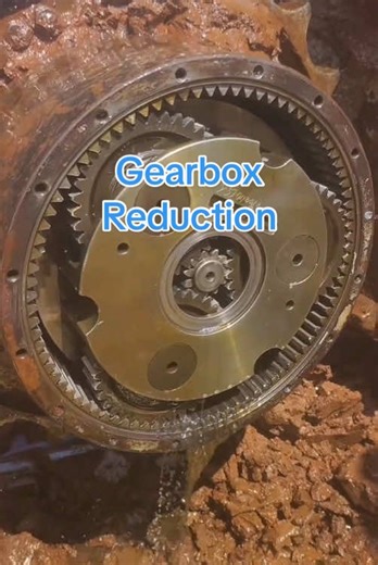 Perlengkapan matahari yang di tengah pasti sudah sangat usang #gearbox #reduction #ekskavator #kobelcopartserviceid #kobelco #kobelcoexcavator #excavator #excavatorparts #kobelcopartskx #constructionsite #excavatorrepair #alatberatindonesia #Sanyparts