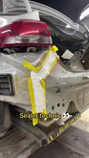 Clean and effective technique for a perfect seal #fyp #tutorials #autobodyrepair #bodywork