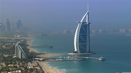 Burj Al Arab, Dubaï : vues aériennes par drone de cet hôtel de luxe emblématique des Émirats arabes unis