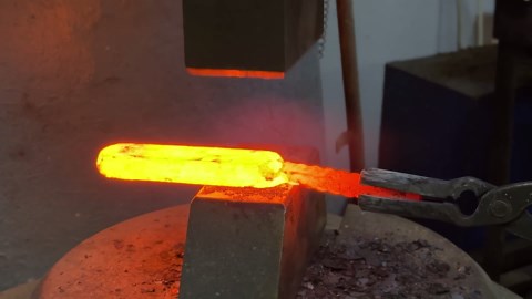 Mind-Blowing Knife Forging: How Nail Clippers Become a Deadly Sharp Blade
