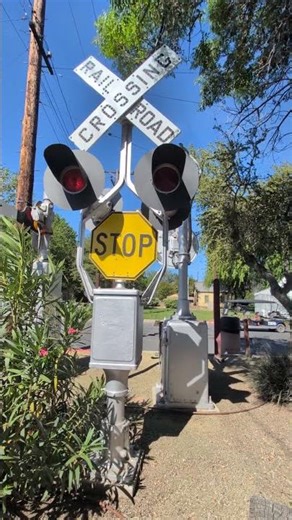 Griswold rotating sign railroad crossing in action