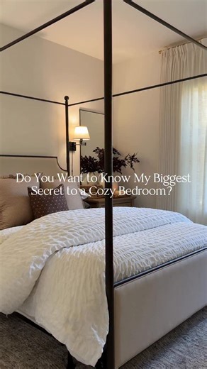 Melissa Coryell on Instagram: "My biggest secret to a cozy bedroom? Affordable designer pillows! And I am loving this new Christmas set 😍 Comment SHOP and I’ll send you a DM with links to shop them and the rest of our guest bedroom! 💌 You can also follow my shop coryellhome on the @shop.LTK app to shop my home and get my exclusive app-only content! (Link in bio) & tap the subscribe button at the top to be the first to shop my posts when they go live! 🤍"