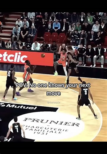 Real Basketball Chemistry: Amazing Dunk Moments