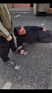 TRAVELLER MAN FIGHTS CONSTRUCTION WORKER AFTER HE RAMMED HIS TRUCK | TravellerBeef TravellerBeef