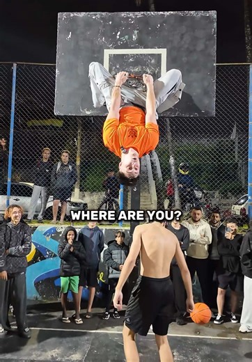 Rule #1… Never Bring Your Girl To A 1v1 With MK 🙃🤓 #streetball #basketball #mattkiatipis