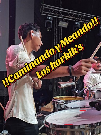 Caminando y Meando – Los Karkik's (Costa Rica)