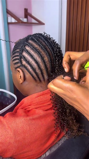 SELFIE CURLS 🔷Color:30 🔷35k Kila kitu kwetu 🔷Crochet style 🔷Ina rangi 5 tofauti 🔷Ni nyepesi mno 🔷Ina style tofauti za kusuka 🔷Inasukwa ndani ya mda mfupi saa 1:30 🔷Inadumu kwa muda wa wiki 2-3 🔷Tupo wazi kwanzia Monday-Saturday :Location-opposite mlimani city/sinza Africasana :call/whatsapp-0757748212 to book your appointment 0757748212 🆓WIFI #curlshair #viralvideo#crotchetstyles havanaplus