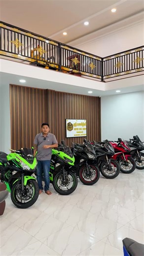 Explore Kawasaki Ninja 400 & 650 vs Honda CBR500R 2023