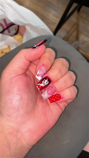 Stunning Valentine's Acrylic Nail Set Ideas