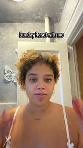 It’s the lil things that count ay bay bay🤓 happy Sunday Network wyd to reset???? Let’s goooo 🔌 | Cyn Rodriguez