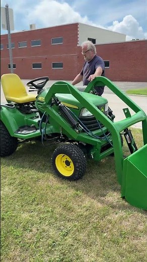 How to Detach the QuikBucket | Little Bull Loader QuikSystem