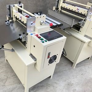 [Hot Item] Graphic Sticker Roll to Sheet Cutting Machine